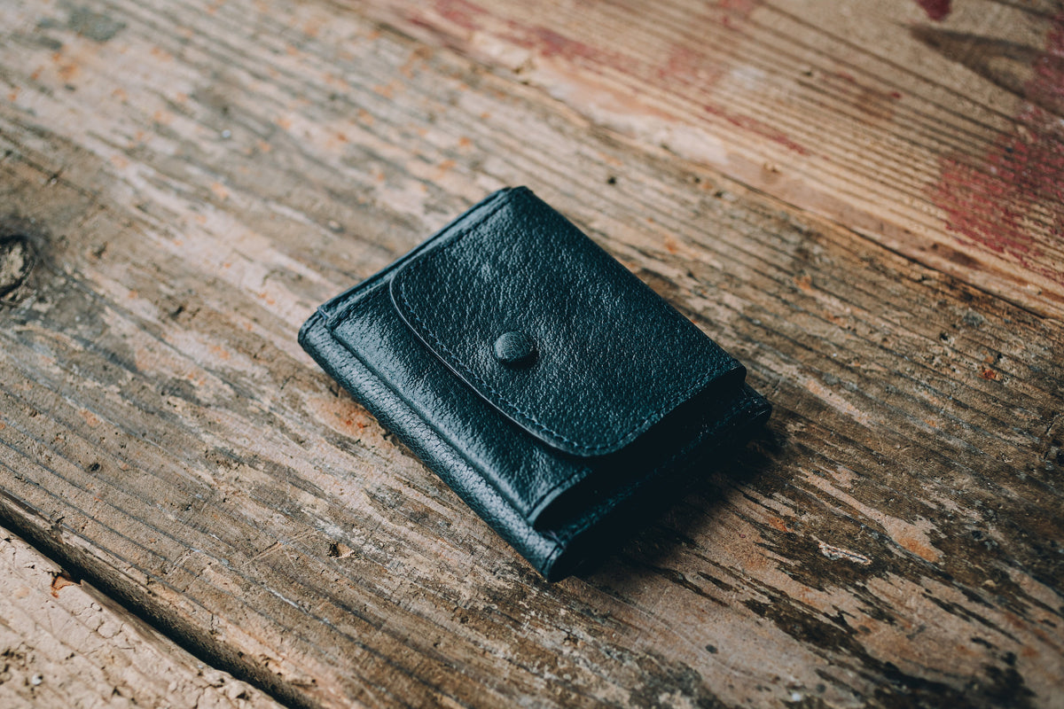 3 é monレザーコンパクトウォレット