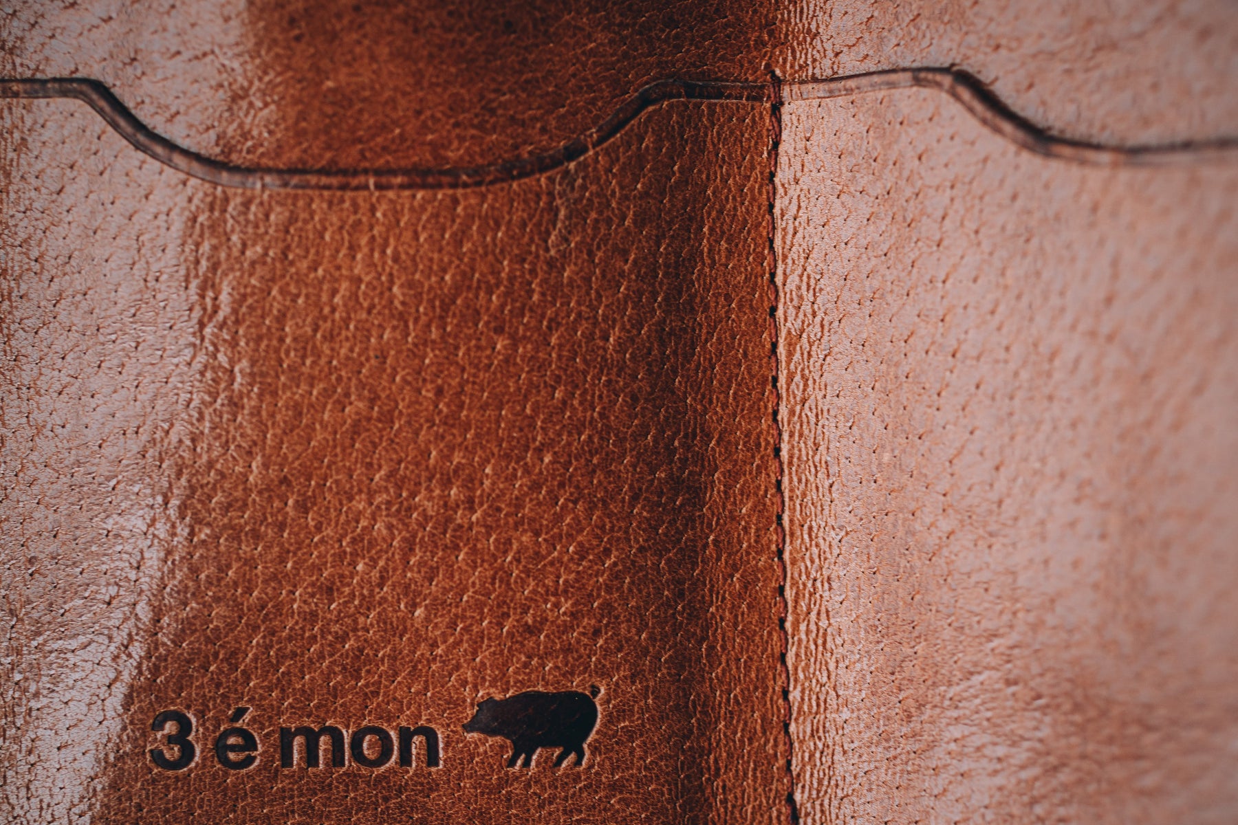 3 é monレザーコンパクトウォレット