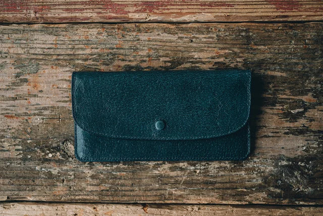 3 é monレザーコンチネンタルウォレット